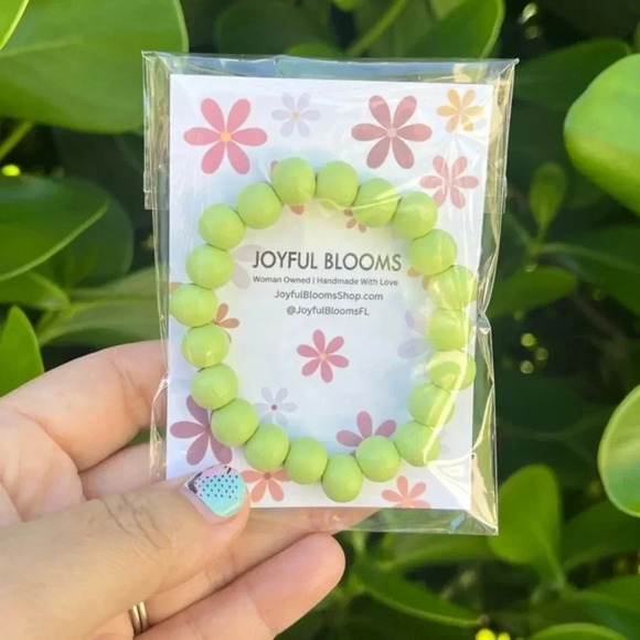 🎈4 LISTINGS FOR $20 Wood Bead Bracelet | round bead bracelet | chunky bracelet - Picture 1 of 2